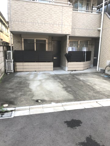 コンフォート赤羽台ガレージの駐車場