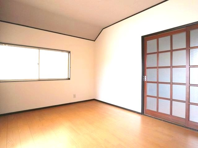 清水コーポの洋室