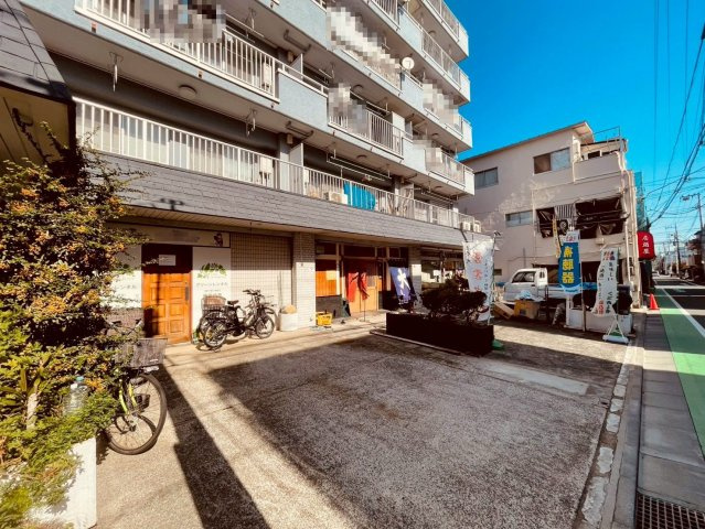 【その他】 | 桜台フラワーホーム | マンション1階部分はテナントが入っているので便利です