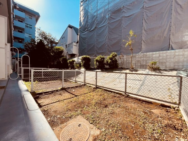 【庭】 | 桜台フラワーホーム | 広々とした専用庭スペース、家庭菜園やガーデニングもできますね