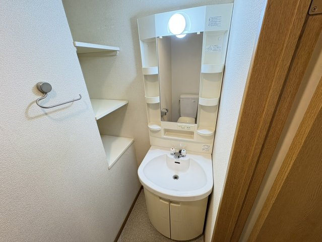 K.M BLDGの独立洗面台