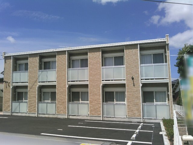 三木市大村のアパートの外観