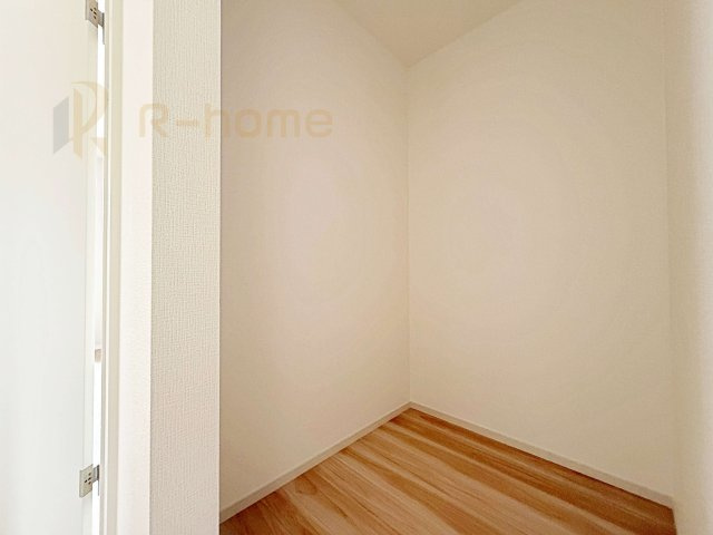 牛久市南17期　新築戸建て　1号棟の収納|便利なホールクローク！家族で活用できる便利な収納スペース♪