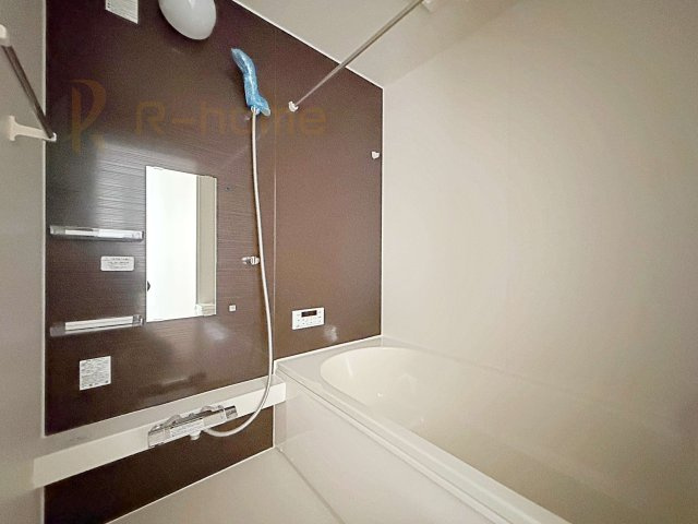 牛久市南17期　新築戸建て　1号棟の浴室|足を伸ばしてもゆったりできるバスルーム♪機能性も取り入れて使い易さも保証します♪