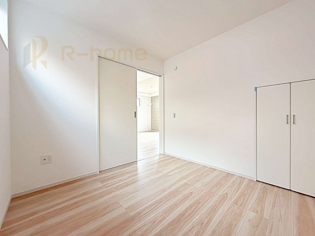 牛久市南17期　新築戸建て　1号棟の洋室|1階洋室はゲストルーム、キッズスペースとしても利用可能♪
開放してリビングと繋げればゆとりの大空間！