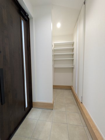 神戸市垂水区霞ヶ丘３丁目戸建Ａ号地の玄関