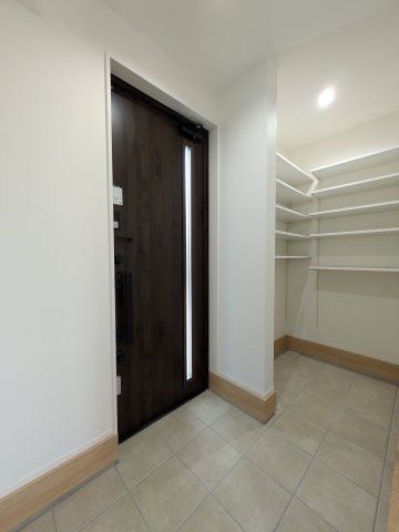 神戸市垂水区霞ヶ丘３丁目新築戸建Ａ号地の玄関