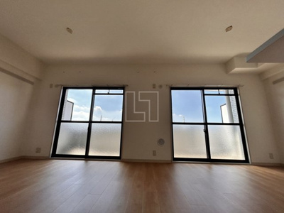 【居間・リビング】 | グレイスコート上本町 | グレイスコート上本町　リビング・ダイニングスペース