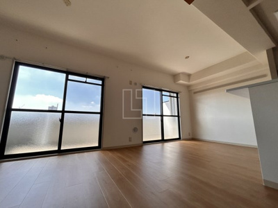 【居間・リビング】 | グレイスコート上本町 | グレイスコート上本町　リビング・ダイニングスペース