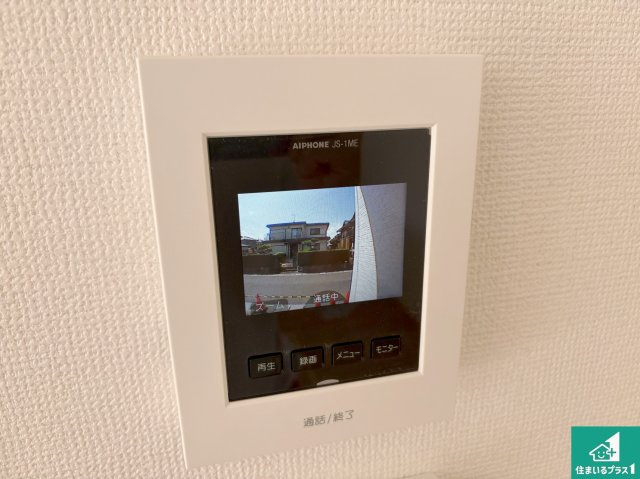 野洲市永原　第1期　新築一戸建ての防犯設備|カラーモニターインターホン！声だけでなく来訪者の姿や顔がモニターで確認できるので、小さなお子様がいらっしゃるご家庭でも安心できます！