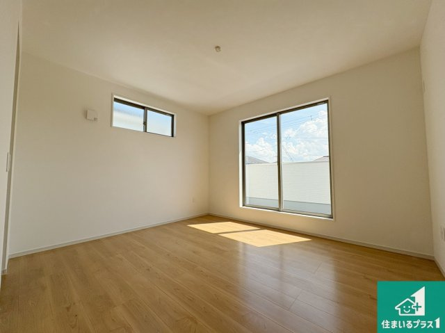 野洲市永原　第1期　新築一戸建ての洋室|シンプルな洋室は、自分好みのインテリアが楽しめます♪ご家族とインテリアや家具を選びに行くのは新築購入時の醍醐味の一つです。ぜひお楽しみください♪