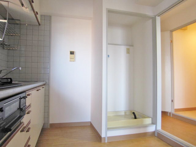 ライオンズマンション西明石の設備|洗濯機置場