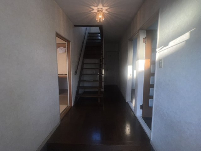 泉南市信達市場　中古戸建の玄関