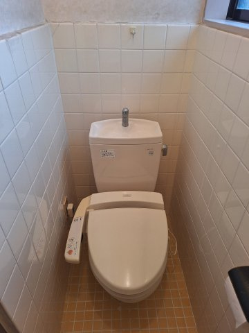 泉南市信達市場　中古戸建のトイレ