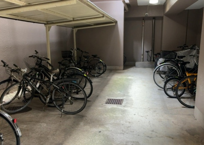 【駐輪場】 | ルミナス相模原 | マンションの駐輪場は、事前に空きがあるか確認を取ると安心です。せっかく入居したのに駐輪スペースがない！なんてことになったら大変ですよね。そこで、内見時や購入前にはまず事前に確認しておくと良いでしょう。