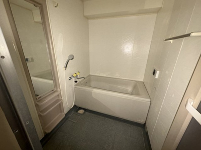 【浴室】 | ルミナス相模原 | 入浴時の快適さも大事なことですが、綺麗な状態を維持できなければ気持ちよく入浴できません。毎日の掃除が楽という点は大事なポイントになります！カビが生えにくく掃除がしやすい、壁や浴槽を選ぶといいでしょう。