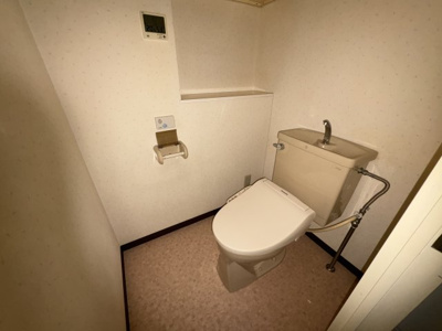 【トイレ】 | ルミナス相模原 | トイレは大きさや形、機能、抗菌性などが異なる多種多彩なタイプが各メーカーから出ています。それぞれに良さがあるため、事前にどういったタイプのトイレがいいのかをご家庭内で決めて、内見に行くといいでしょう。