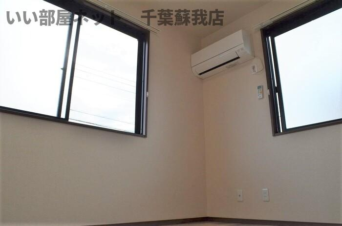 カナリアンハイツの洋室|明るい洋室です