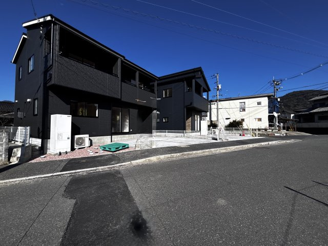 新築戸建　伴東8丁目(No.1／No.2)の前面道路含む現地写真