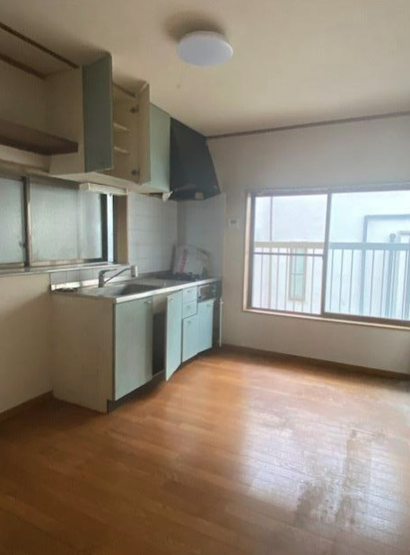 中古/ふじみ野市亀久保のキッチン|コンパクトなキッチンで掃除もラクラク