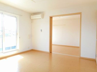 【居間・リビング】 | スターハイツＡ | 使いやすい居間です