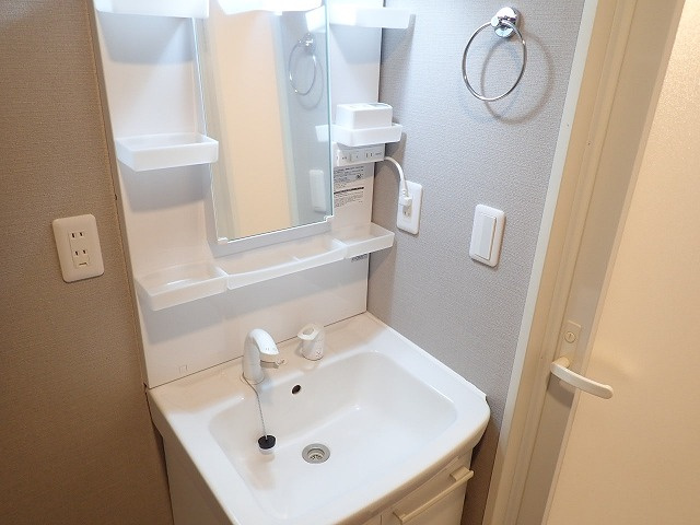コンフォート春江B棟の洗面所