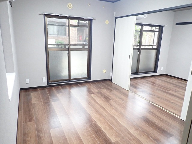 コンフォート春江B棟の洋室