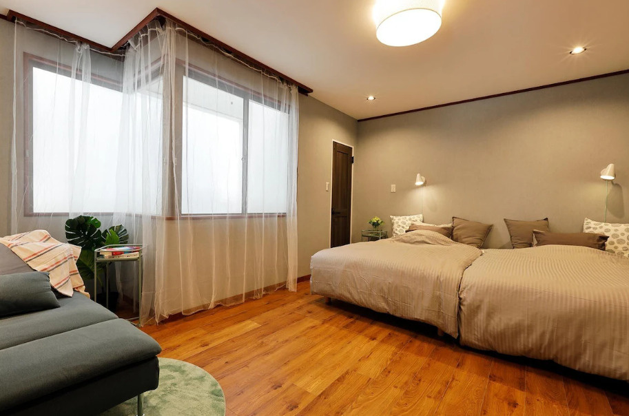 ＯＳＡＫＡ　ＤＯＳＨＩＮ　ＨＯＵＳＥの洋室