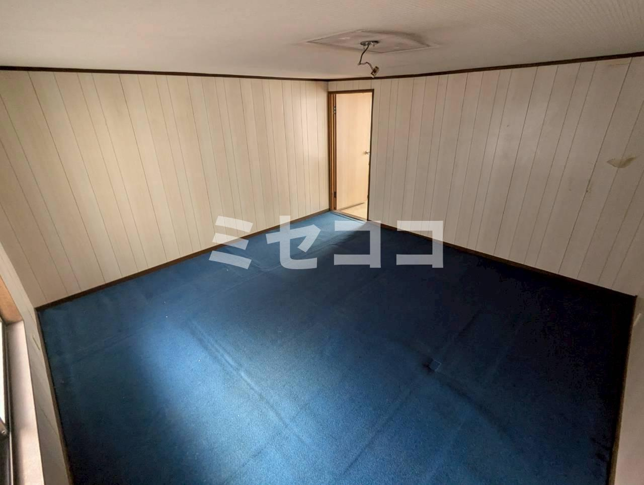 谷町七丁目貸店舗の居間・リビング