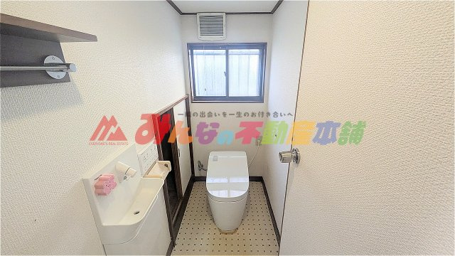 久留米市津福本町の中古一戸建のトイレ