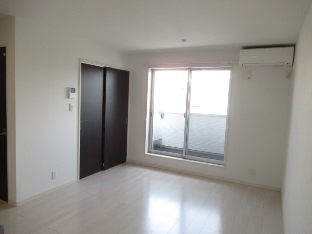 コート・ロッソの居間・リビング