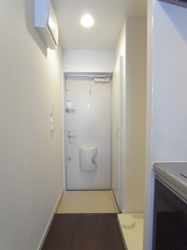 リブリ・JOY MAKUHARIの玄関