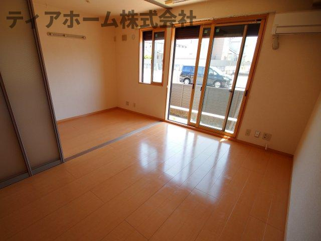 セジュール メゾンの居間・リビング|こちらのリビングで趣味の時間をお楽しみください