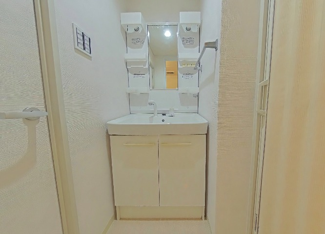 朝日プラザ千里北D棟の独立洗面台