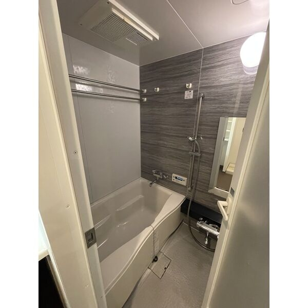 レジュールアッシュ福島の浴室