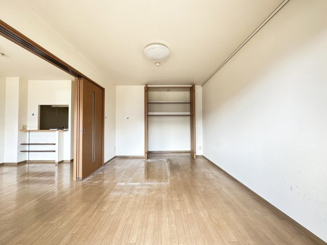 エピナール北久保の洋室