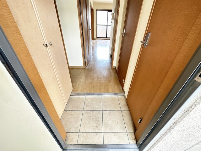 エピナール北久保の玄関