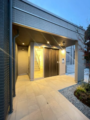 カーメストプレイスのエントランス