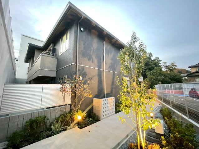 カーメストプレイスの外観