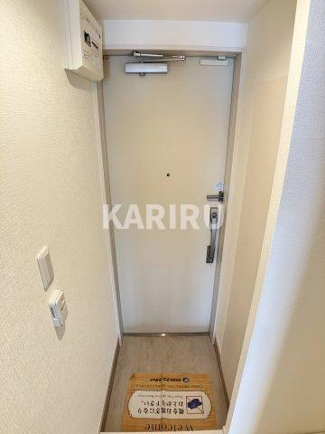 シャルマンドミールの玄関