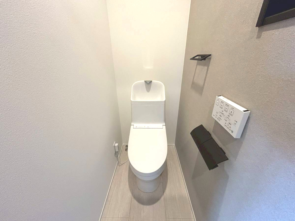 京都市中京区西ノ京藤ノ木町のトイレ|温水洗浄便座付きトイレ