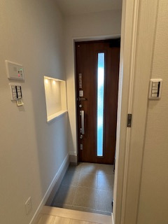 須磨区行幸町１丁目新築一戸建の玄関