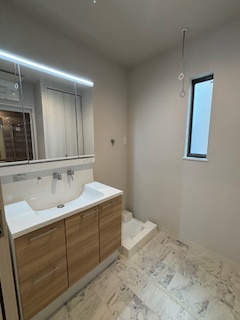 須磨区行幸町１丁目新築一戸建の独立洗面台