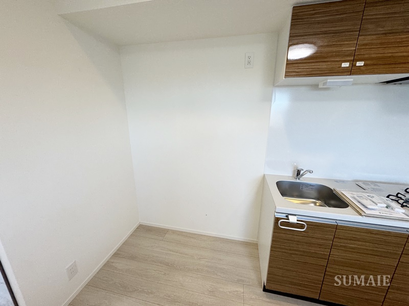 ベルシード板橋本町プレミアⅡのキッチン|冷蔵庫置き場です