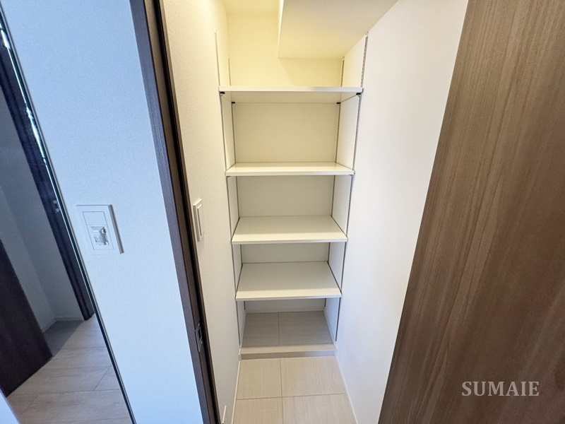 ベルシード板橋本町プレミアⅡの玄関|シューズボックスです