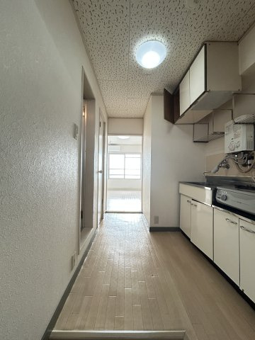 サンハイツ勝野の玄関