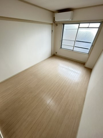 サンハイツ勝野の居間・リビング