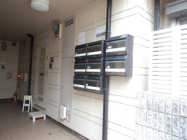 メゾンウエダのその他共用部分|ポストです