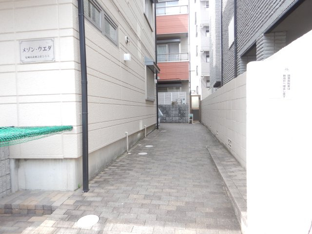 メゾンウエダのエントランス|ゆとりのあるエントランスです