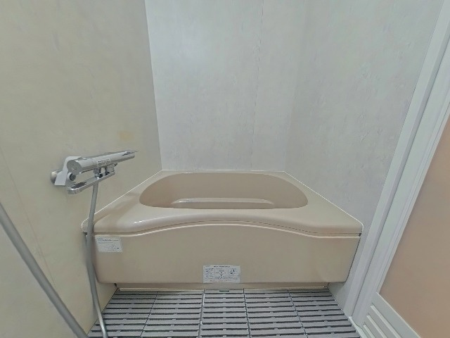 メゾンウエダの浴室|ゆったり過ごせるお風呂です